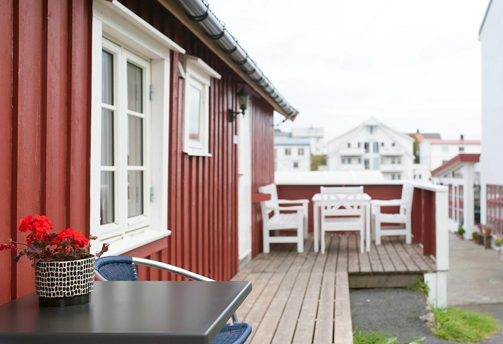 Fiskekrogen Rorbuer Henningsvaer Room photo